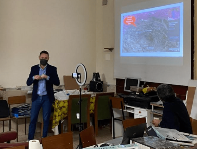 Imagen de la sesión del eco-taller organizado por Turcón en Telde / TA